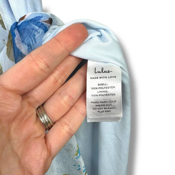 Lulus NWOT Romantic Marvel Light Blue Floral Print Halter Neck Maxi Dress Small - Picture 10 of 10